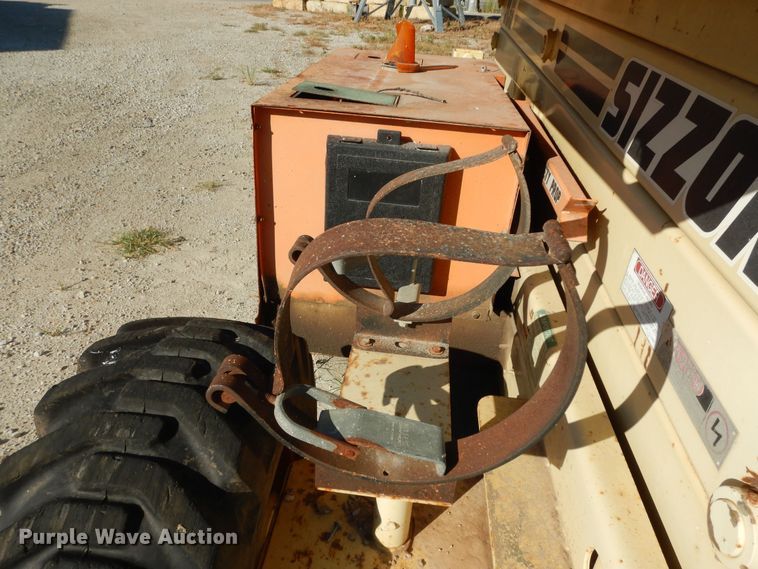image for item DN6814 1996 JLG 33RTS  scissor lift