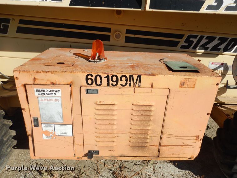 image for item DN6814 1996 JLG 33RTS  scissor lift