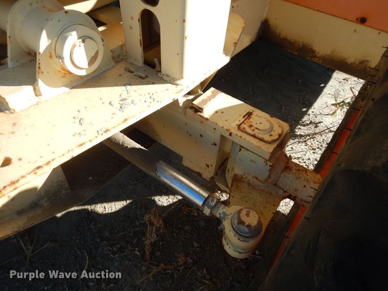 image for item DN6814 1996 JLG 33RTS  scissor lift