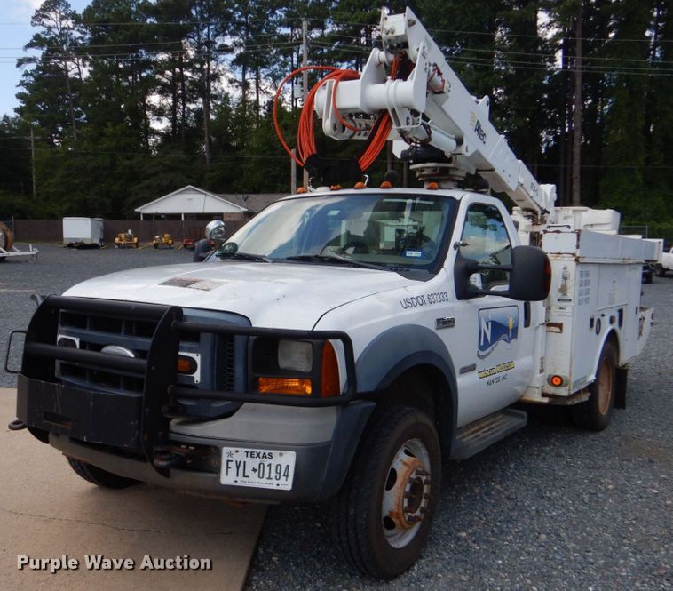 image for item DO1572 2006 Ford F550  bucket truck