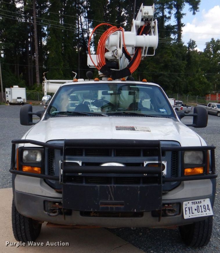 image for item DO1572 2006 Ford F550  bucket truck