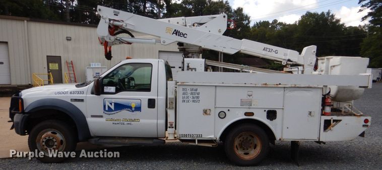 image for item DO1572 2006 Ford F550  bucket truck