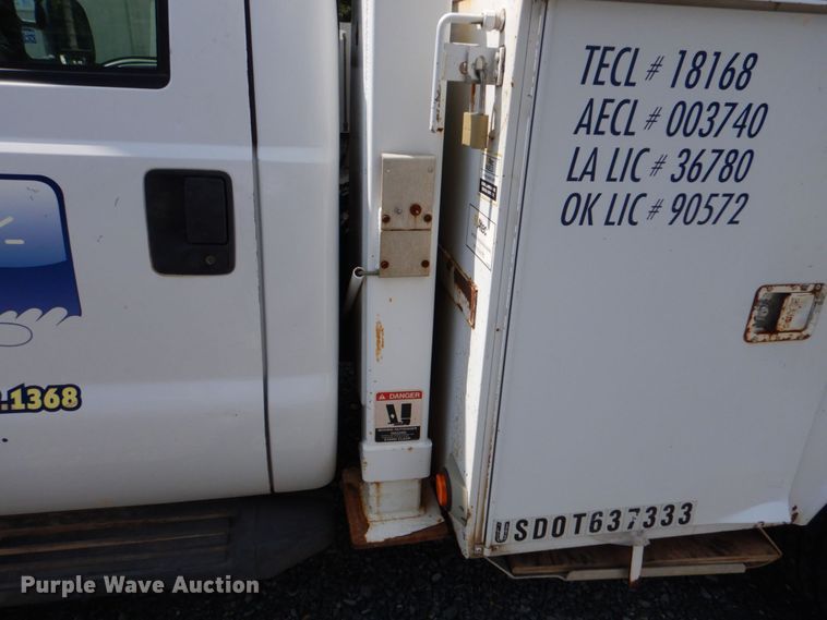 image for item DO1572 2006 Ford F550  bucket truck