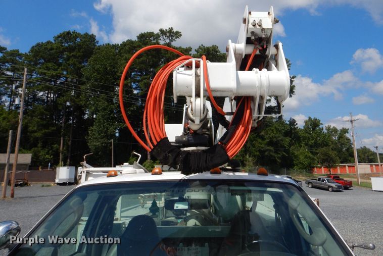 image for item DO1572 2006 Ford F550  bucket truck