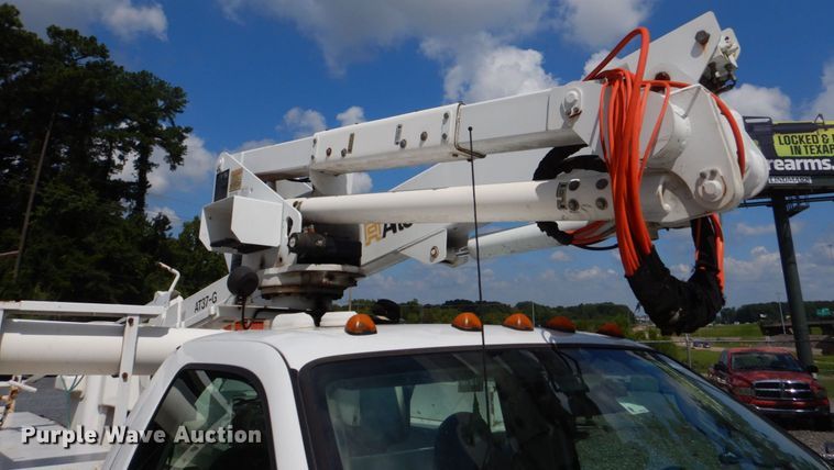 image for item DO1572 2006 Ford F550  bucket truck