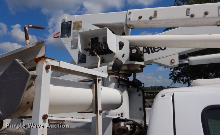 image for item DO1572 2006 Ford F550  bucket truck