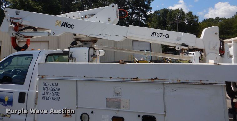 image for item DO1572 2006 Ford F550  bucket truck