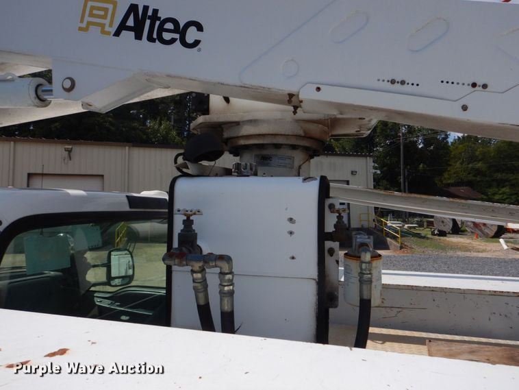 image for item DO1572 2006 Ford F550  bucket truck