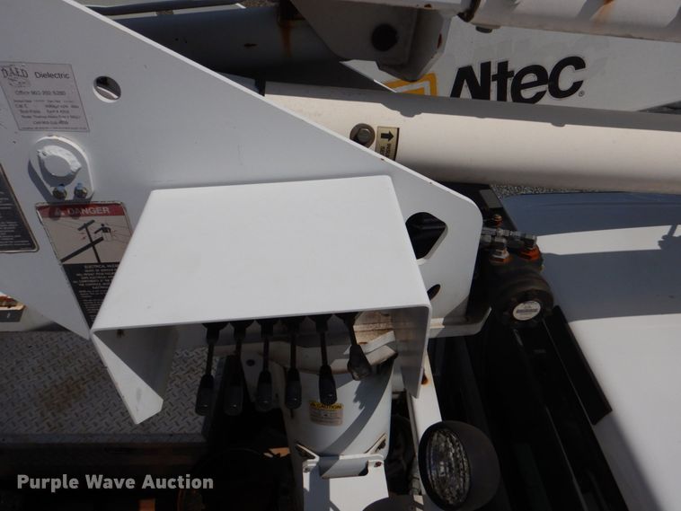 image for item DO1572 2006 Ford F550  bucket truck