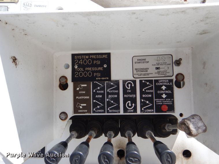 image for item DO1572 2006 Ford F550  bucket truck