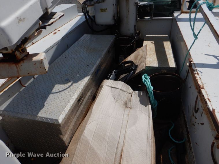 image for item DO1572 2006 Ford F550  bucket truck