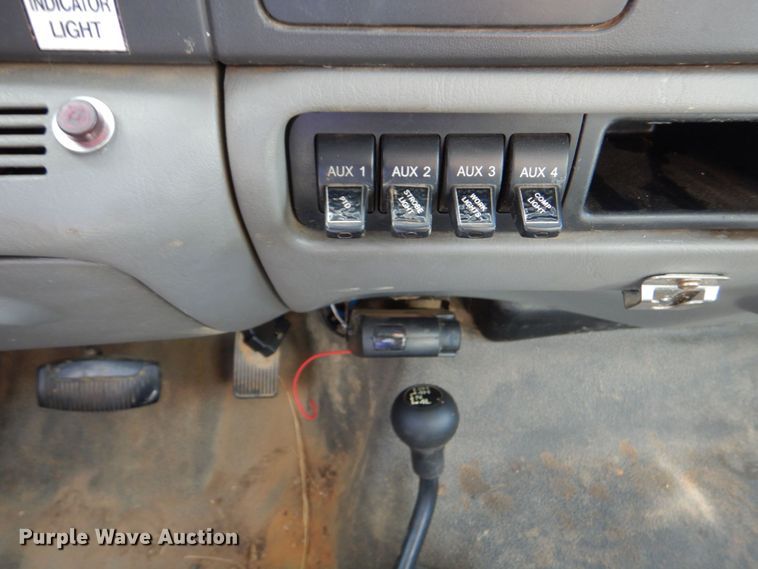 image for item DO1572 2006 Ford F550  bucket truck