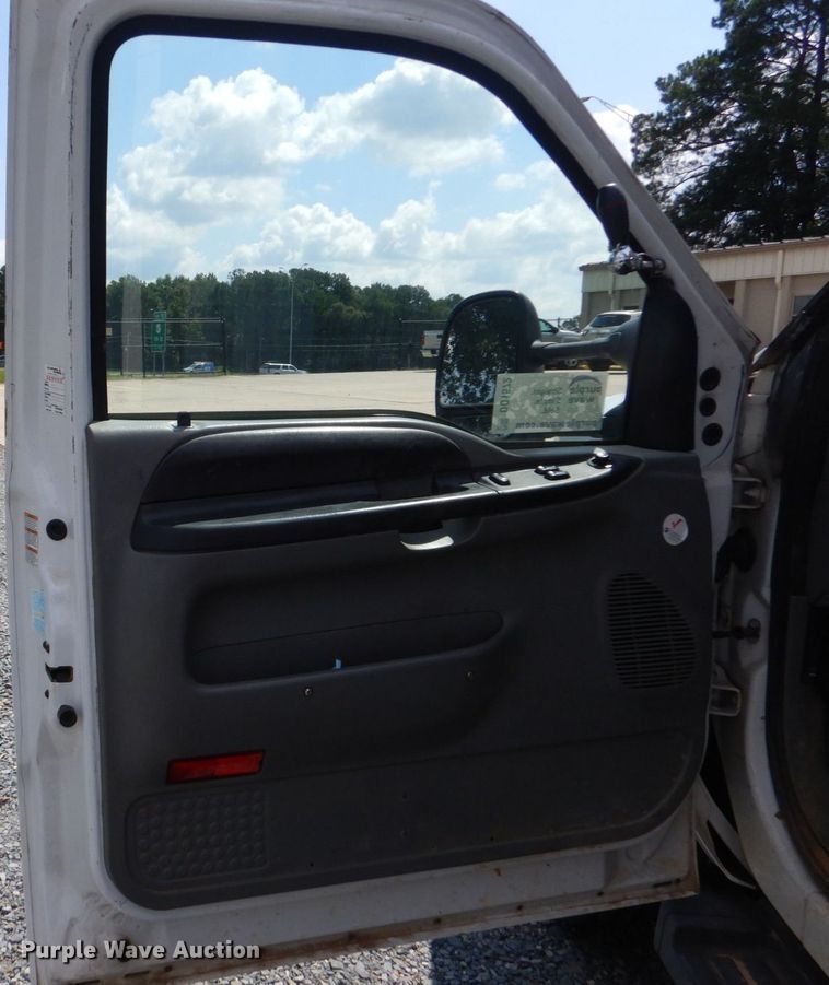 image for item DO1572 2006 Ford F550  bucket truck