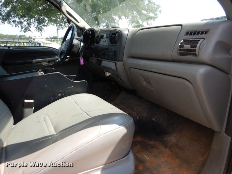 image for item DO1572 2006 Ford F550  bucket truck