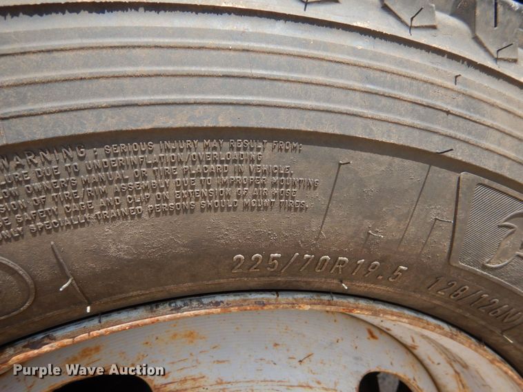 image for item DO1572 2006 Ford F550  bucket truck