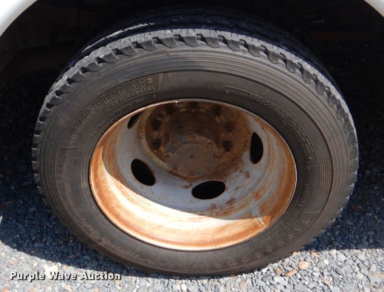 image for item DO1572 2006 Ford F550  bucket truck