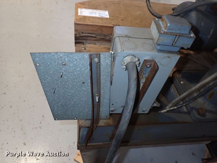 image for item DQ2871 DeWalt GE 632  radial arm saw