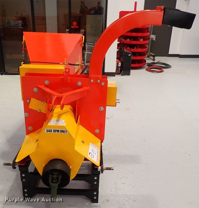 image for item DQ2872 Agri-Machinery WC-8  wood chipper