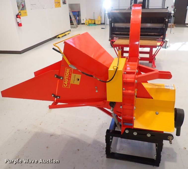 image for item DQ2872 Agri-Machinery WC-8  wood chipper