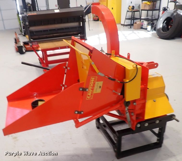 image for item DQ2872 Agri-Machinery WC-8  wood chipper