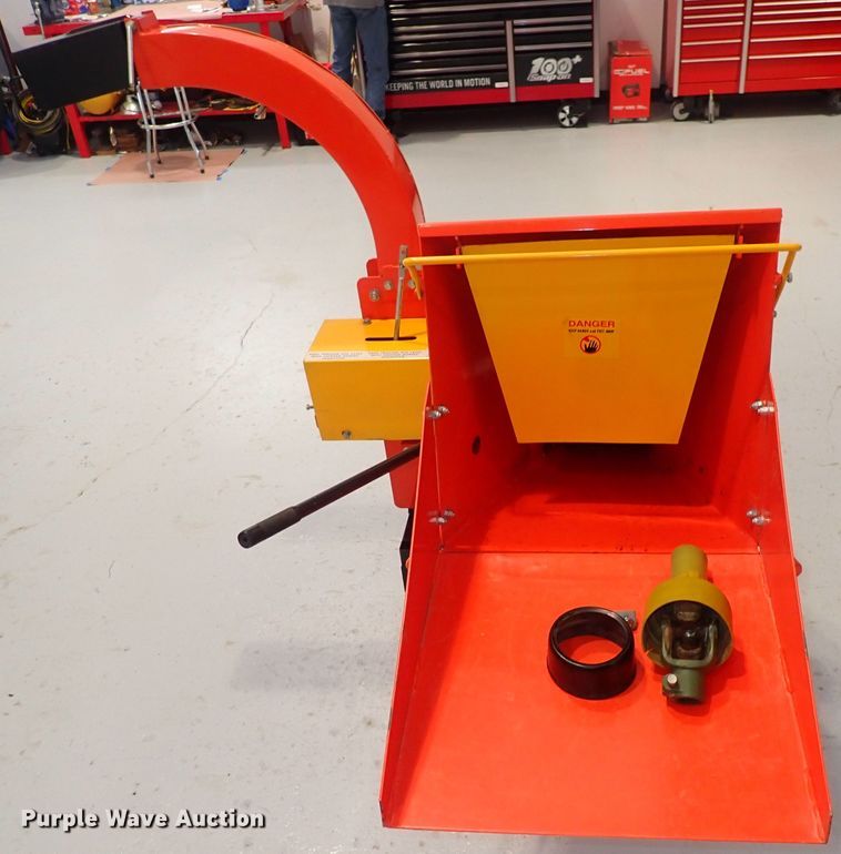 image for item DQ2872 Agri-Machinery WC-8  wood chipper