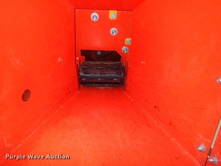 image for item DQ2872 Agri-Machinery WC-8  wood chipper