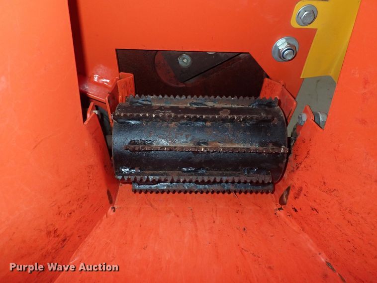 image for item DQ2872 Agri-Machinery WC-8  wood chipper