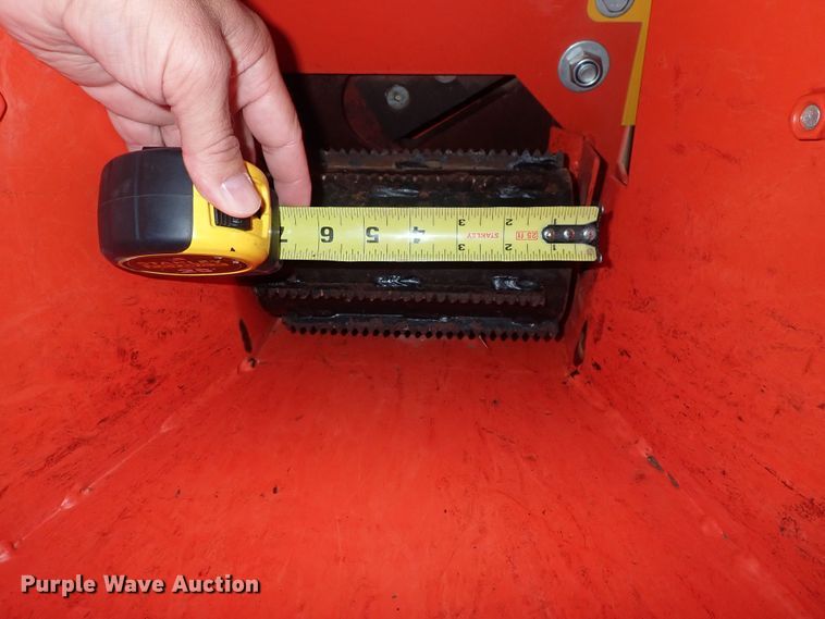 image for item DQ2872 Agri-Machinery WC-8  wood chipper