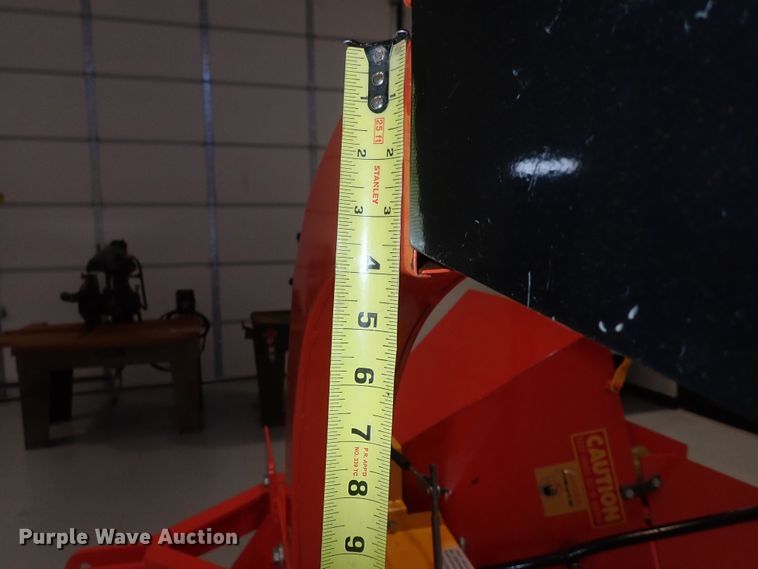 image for item DQ2872 Agri-Machinery WC-8  wood chipper