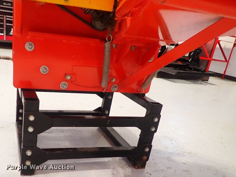 image for item DQ2872 Agri-Machinery WC-8  wood chipper