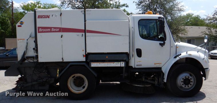 image for item DR2028 2007 Freightliner Business Class M2  street sweeper truck