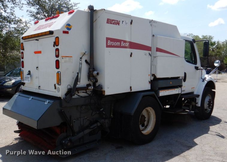 image for item DR2028 2007 Freightliner Business Class M2  street sweeper truck