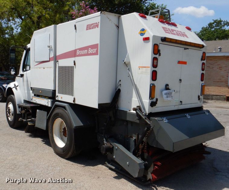 image for item DR2028 2007 Freightliner Business Class M2  street sweeper truck