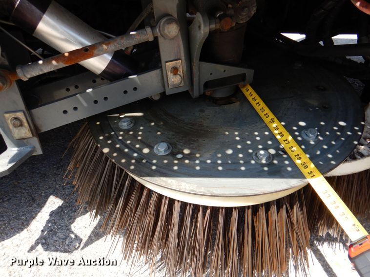 image for item DR2028 2007 Freightliner Business Class M2  street sweeper truck