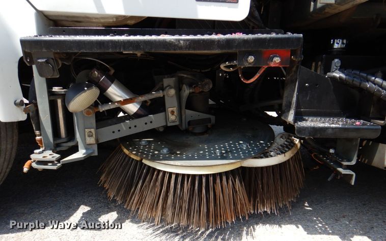 image for item DR2028 2007 Freightliner Business Class M2  street sweeper truck