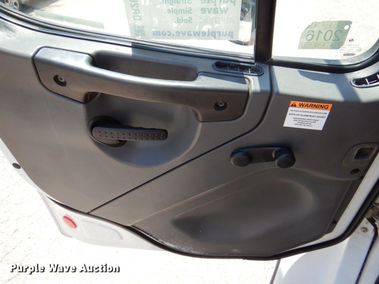 image for item DR2028 2007 Freightliner Business Class M2  street sweeper truck