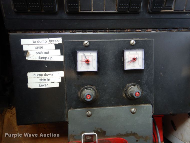 image for item DR2028 2007 Freightliner Business Class M2  street sweeper truck