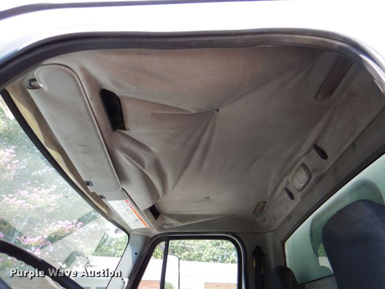 image for item DR2028 2007 Freightliner Business Class M2  street sweeper truck