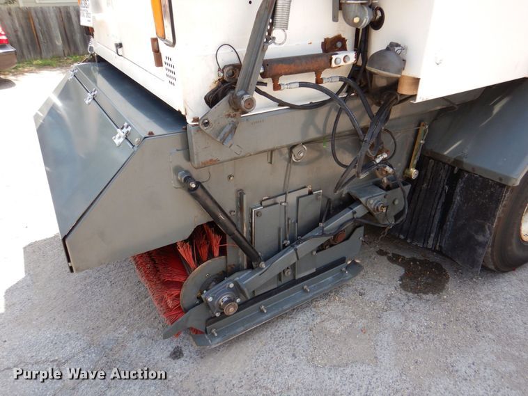 image for item DR2028 2007 Freightliner Business Class M2  street sweeper truck