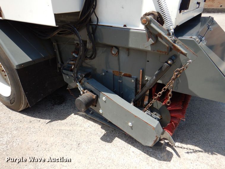 image for item DR2028 2007 Freightliner Business Class M2  street sweeper truck