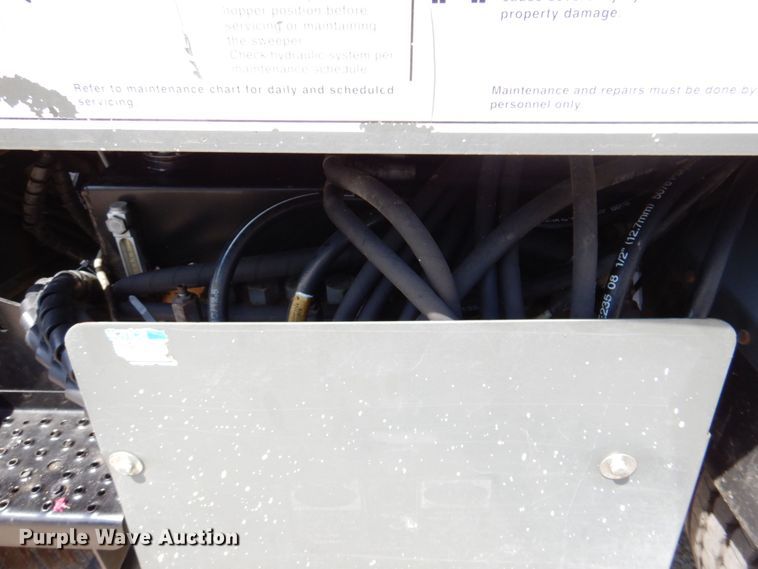 image for item DR2028 2007 Freightliner Business Class M2  street sweeper truck