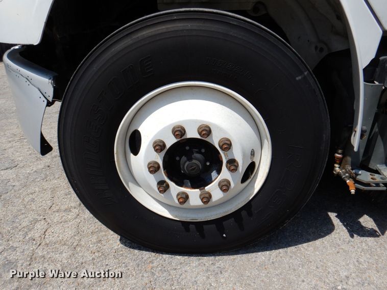 image for item DR2028 2007 Freightliner Business Class M2  street sweeper truck