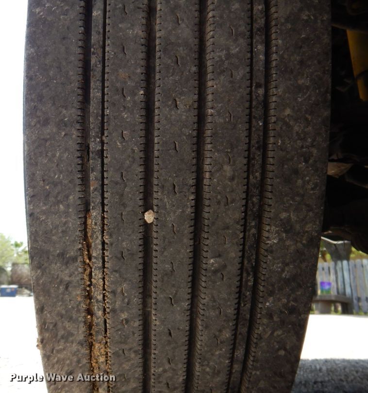 image for item DR2028 2007 Freightliner Business Class M2  street sweeper truck