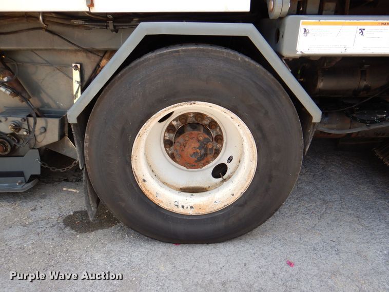 image for item DR2028 2007 Freightliner Business Class M2  street sweeper truck