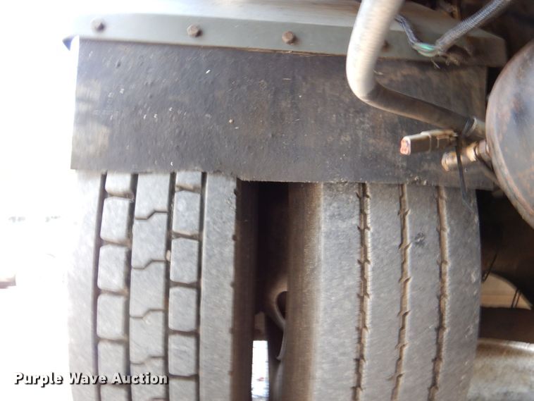 image for item DR2028 2007 Freightliner Business Class M2  street sweeper truck