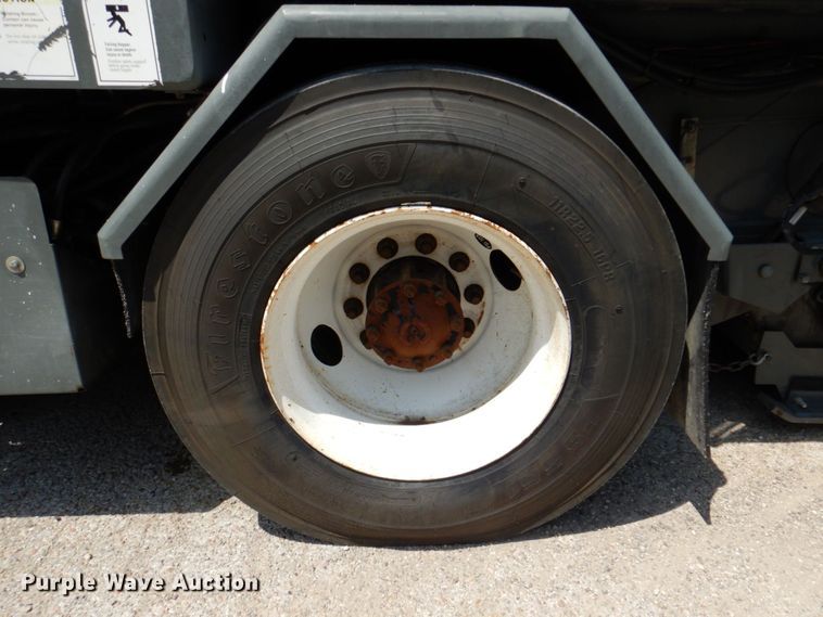 image for item DR2028 2007 Freightliner Business Class M2  street sweeper truck