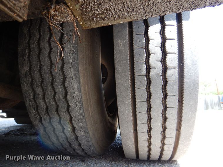 image for item DR2028 2007 Freightliner Business Class M2  street sweeper truck