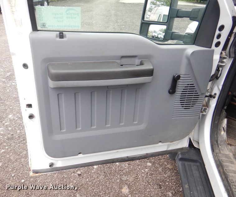 image for item DS8141 2012 Ford F450 Super Duty XL  box truck