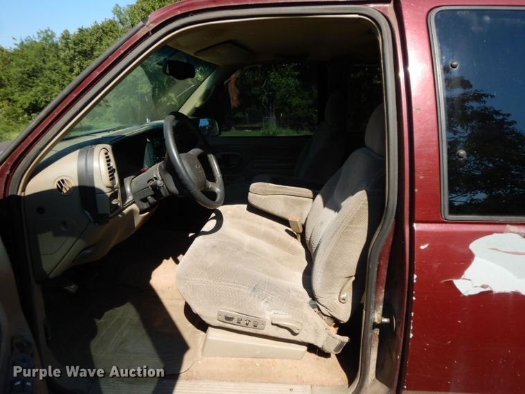 image for item HF9358 1998 Chevrolet 1500  Ext. Cab pickup truck