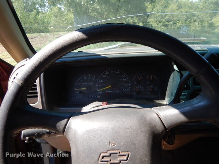 image for item HF9358 1998 Chevrolet 1500  Ext. Cab pickup truck